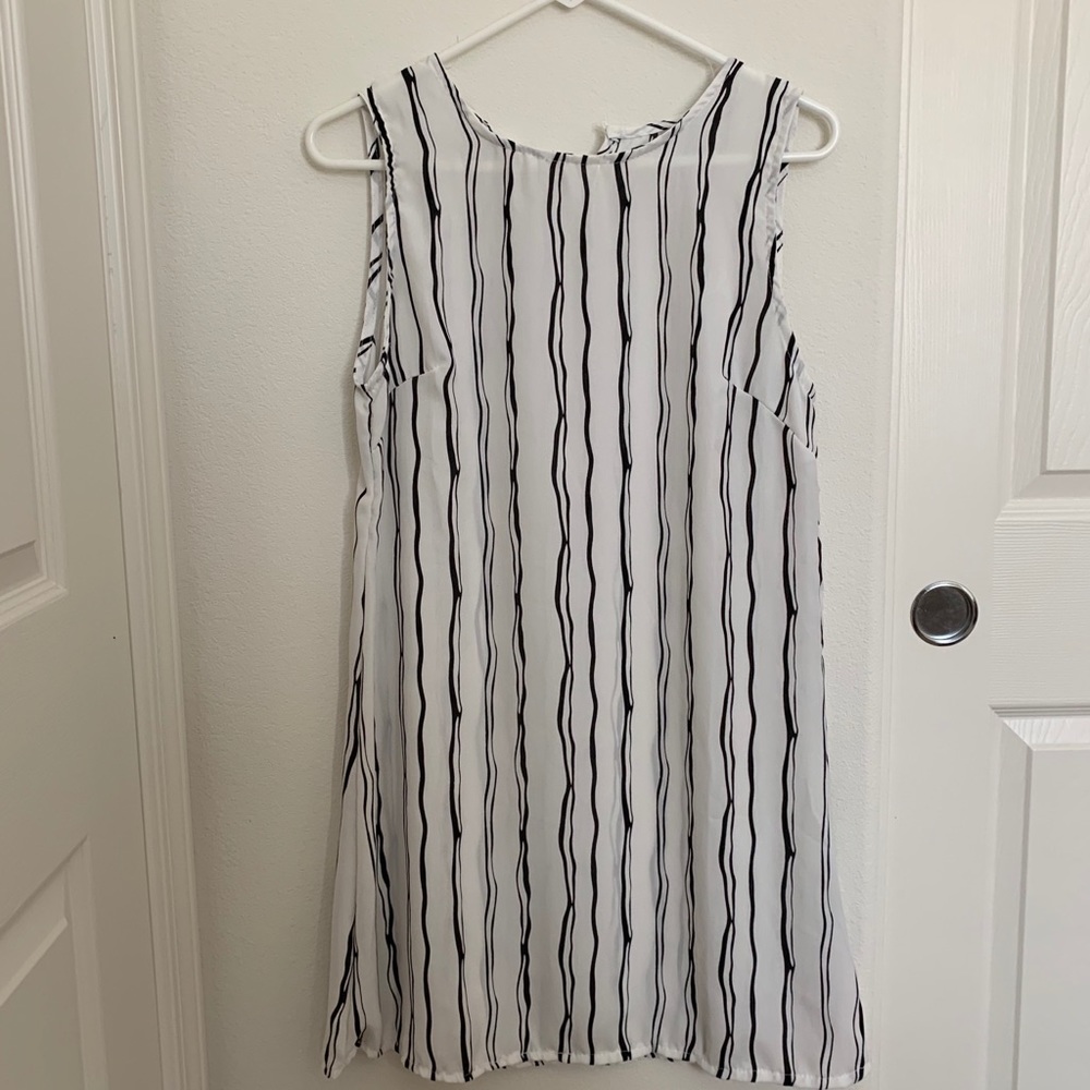 Shapeless White and Black Striped Summer Dress